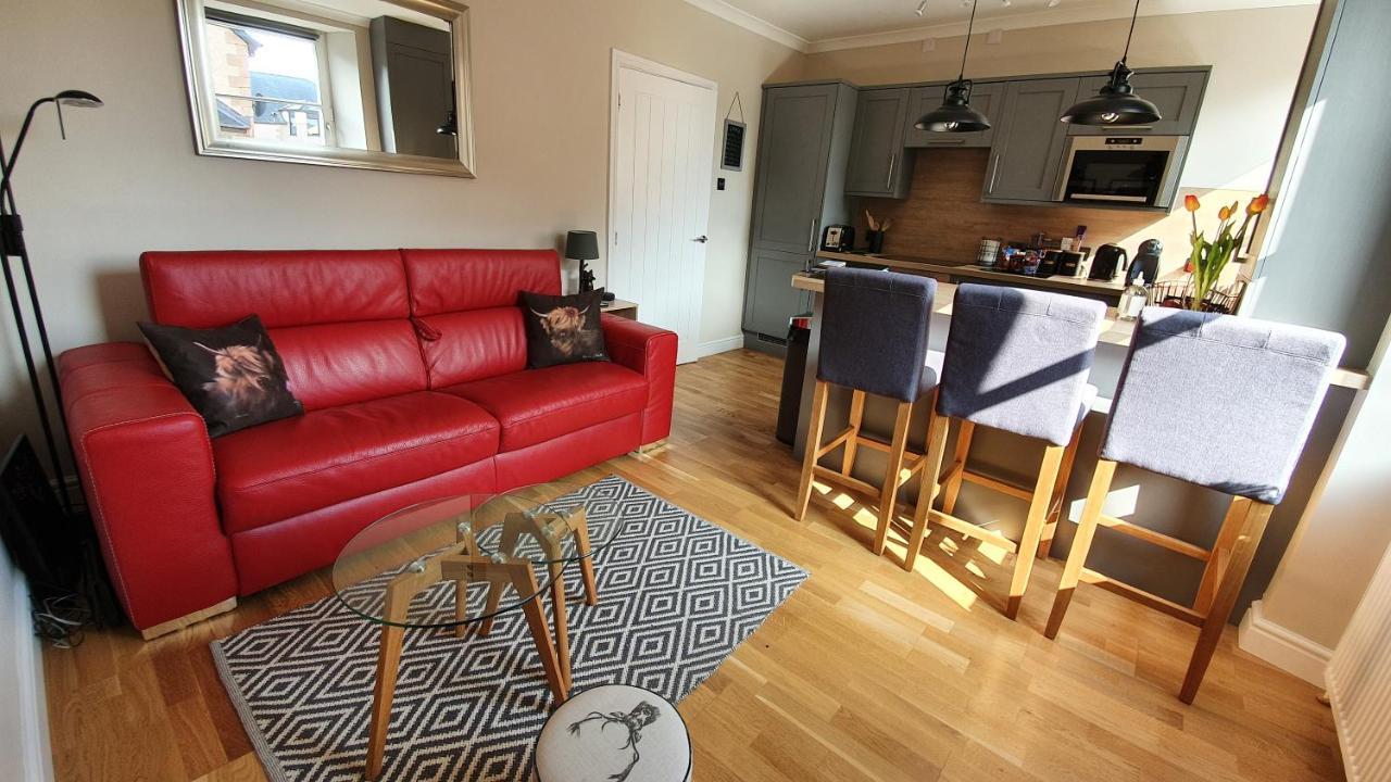 Smart & Cozy In The Centre Inverness