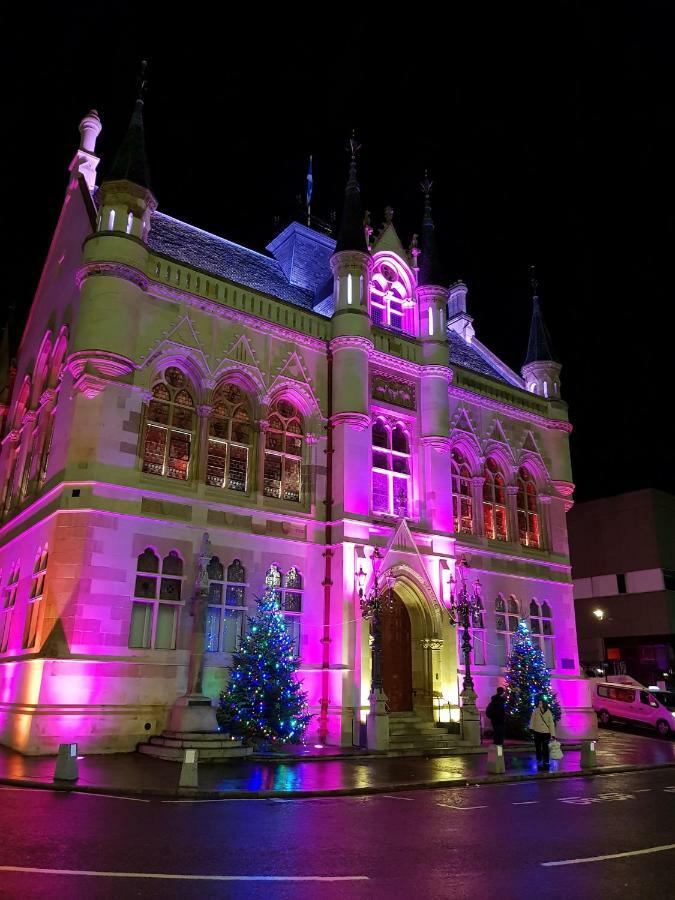 Smart & Cozy In The Centre * Inverness